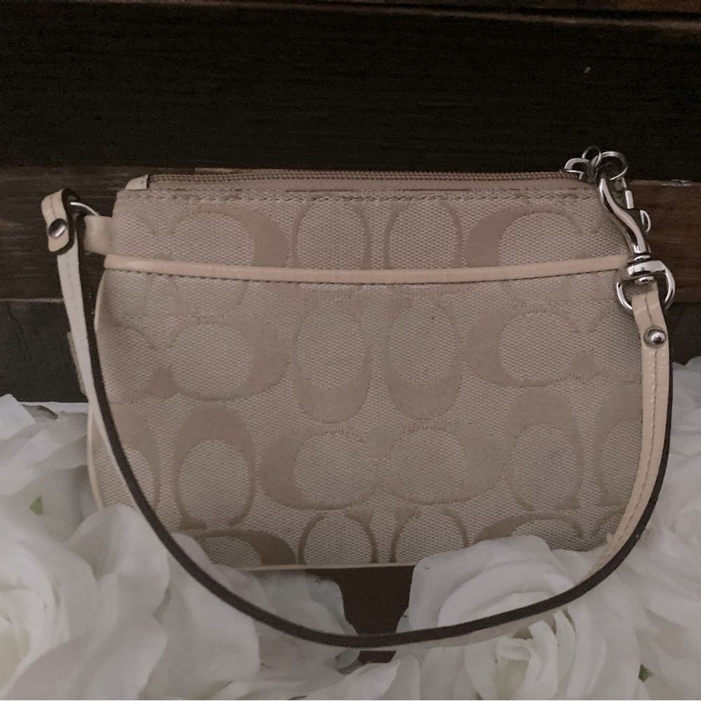 Coach wristlet - Picture 2 of 3